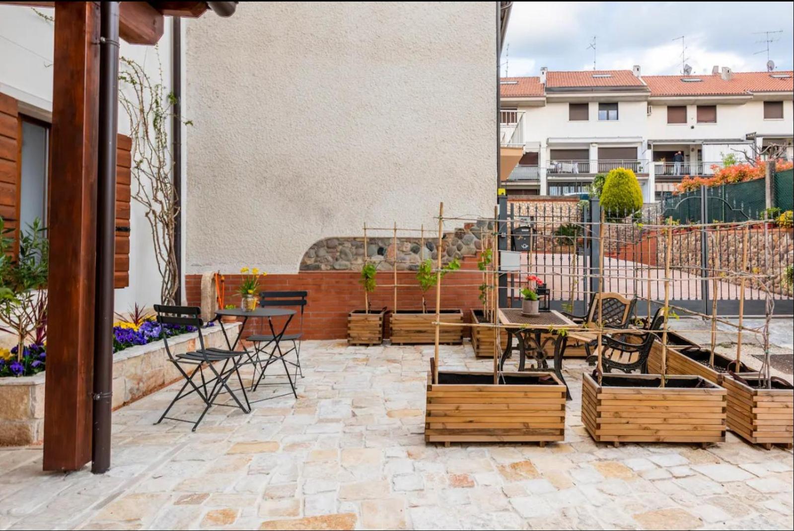 Casa Nostra - Garda Rooms Cavalcaselle Exterior foto